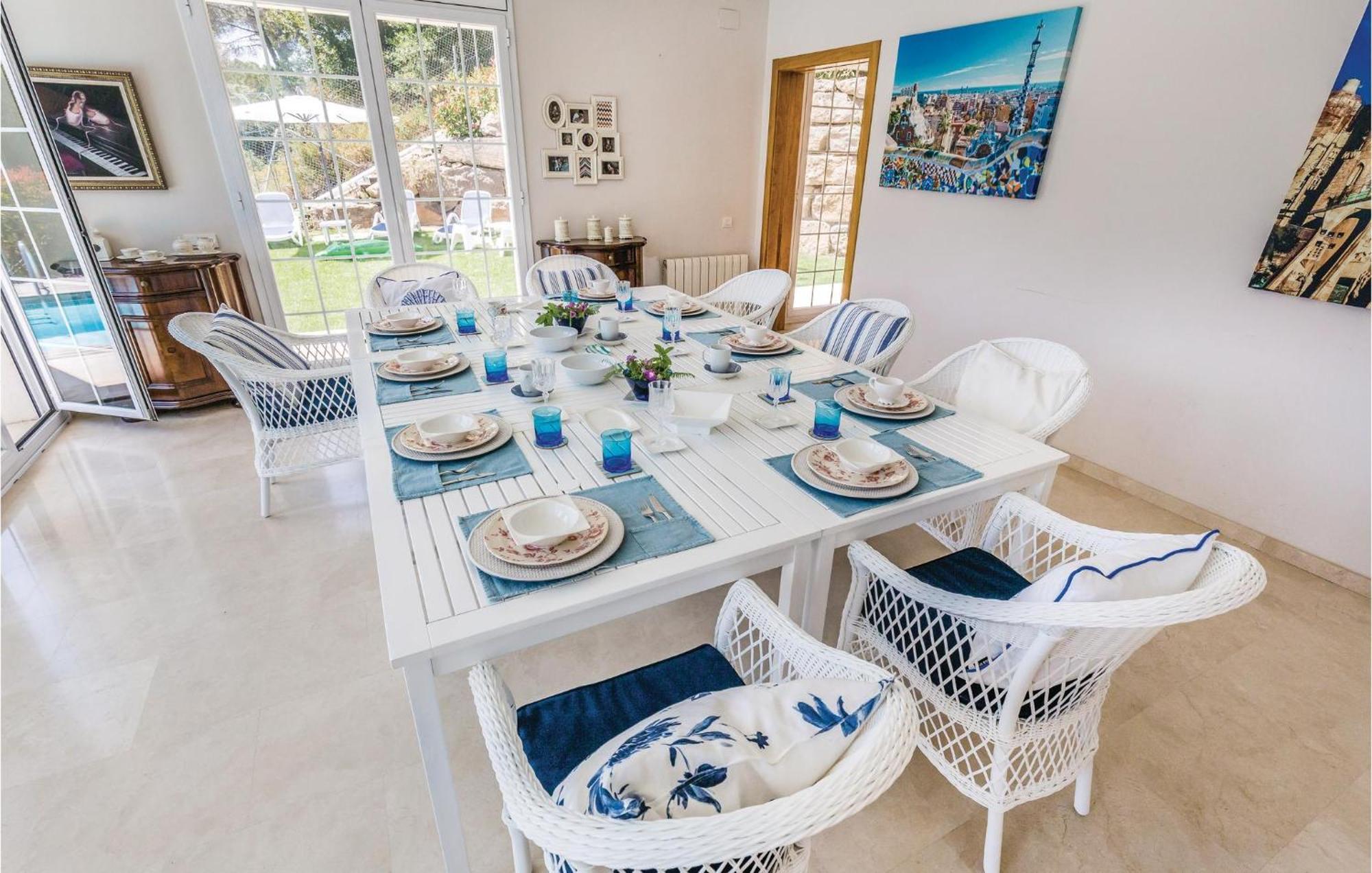 Nice Home In Cabrils With House A Mountain View מראה חיצוני תמונה