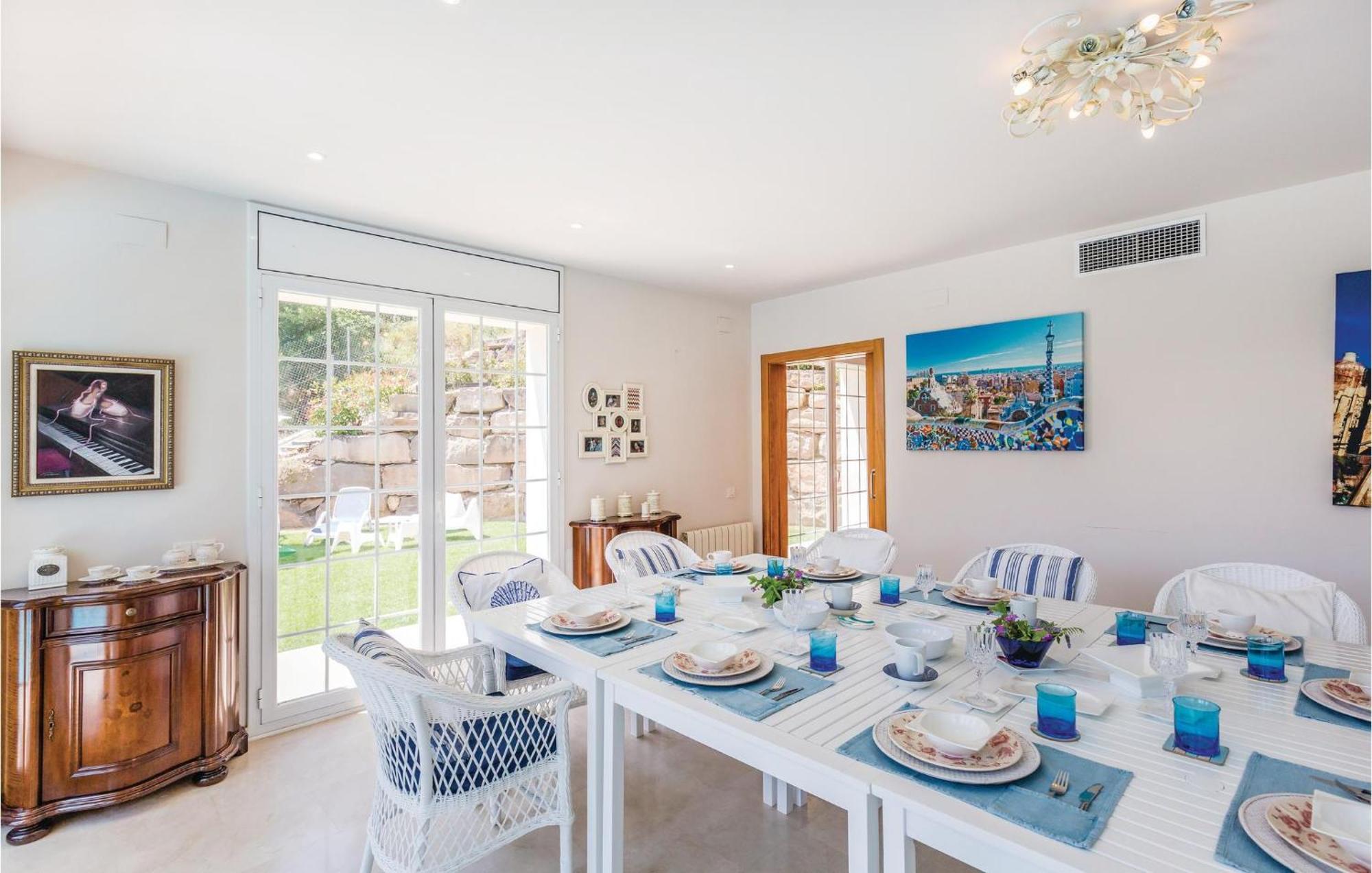 Nice Home In Cabrils With House A Mountain View מראה חיצוני תמונה