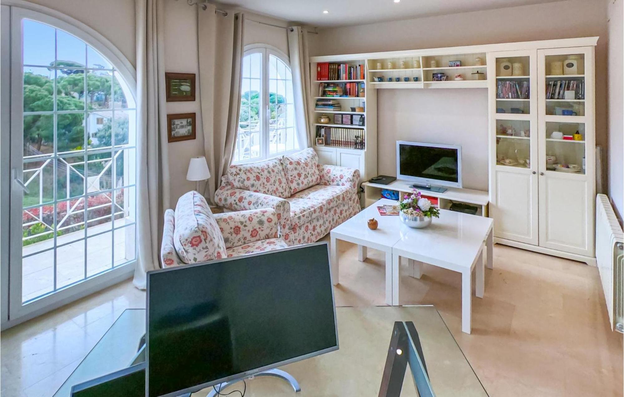 Nice Home In Cabrils With House A Mountain View מראה חיצוני תמונה