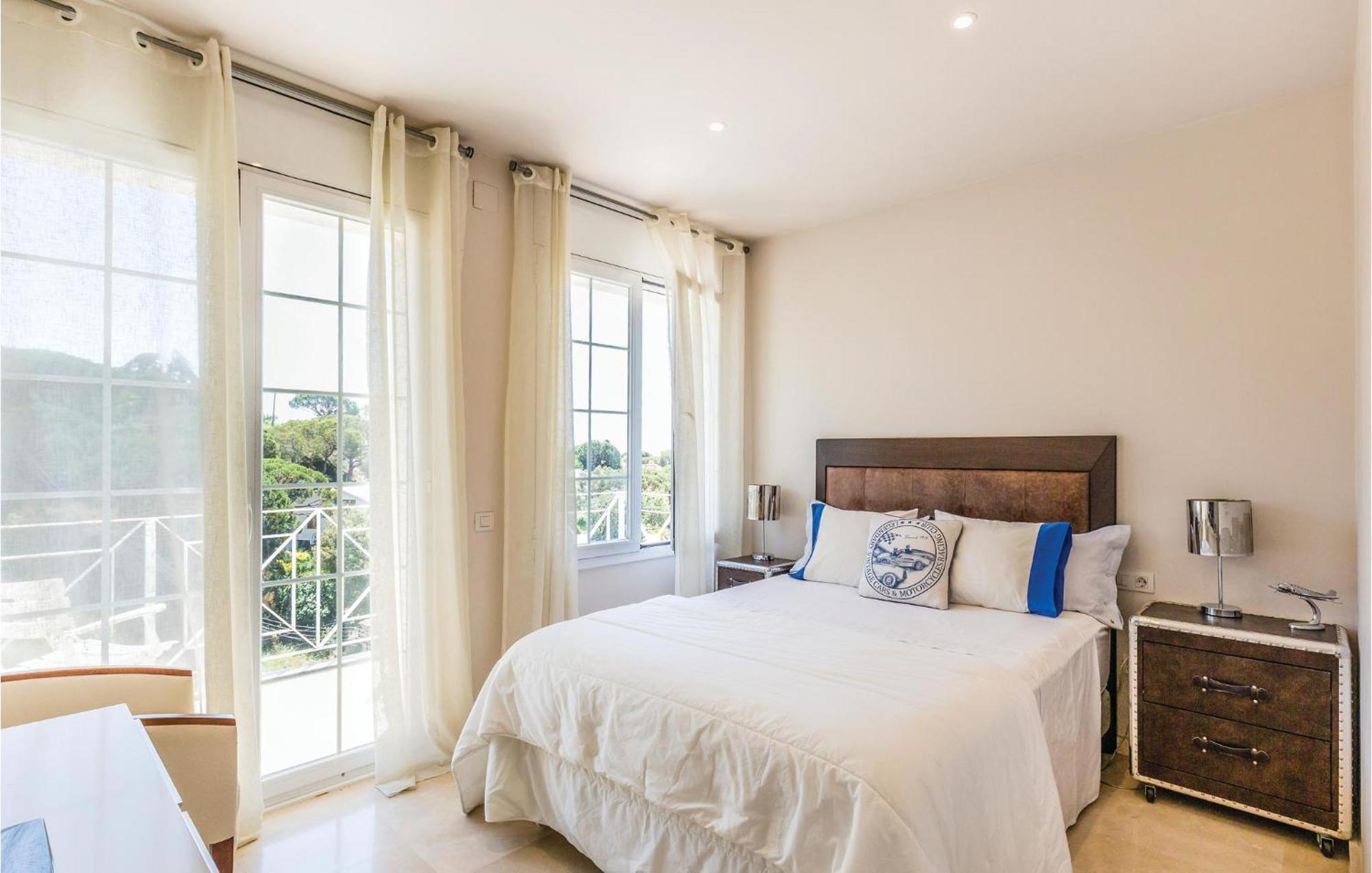 Nice Home In Cabrils With House A Mountain View מראה חיצוני תמונה