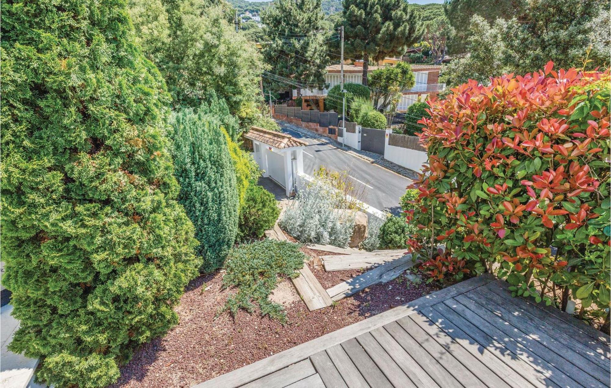 Nice Home In Cabrils With House A Mountain View מראה חיצוני תמונה